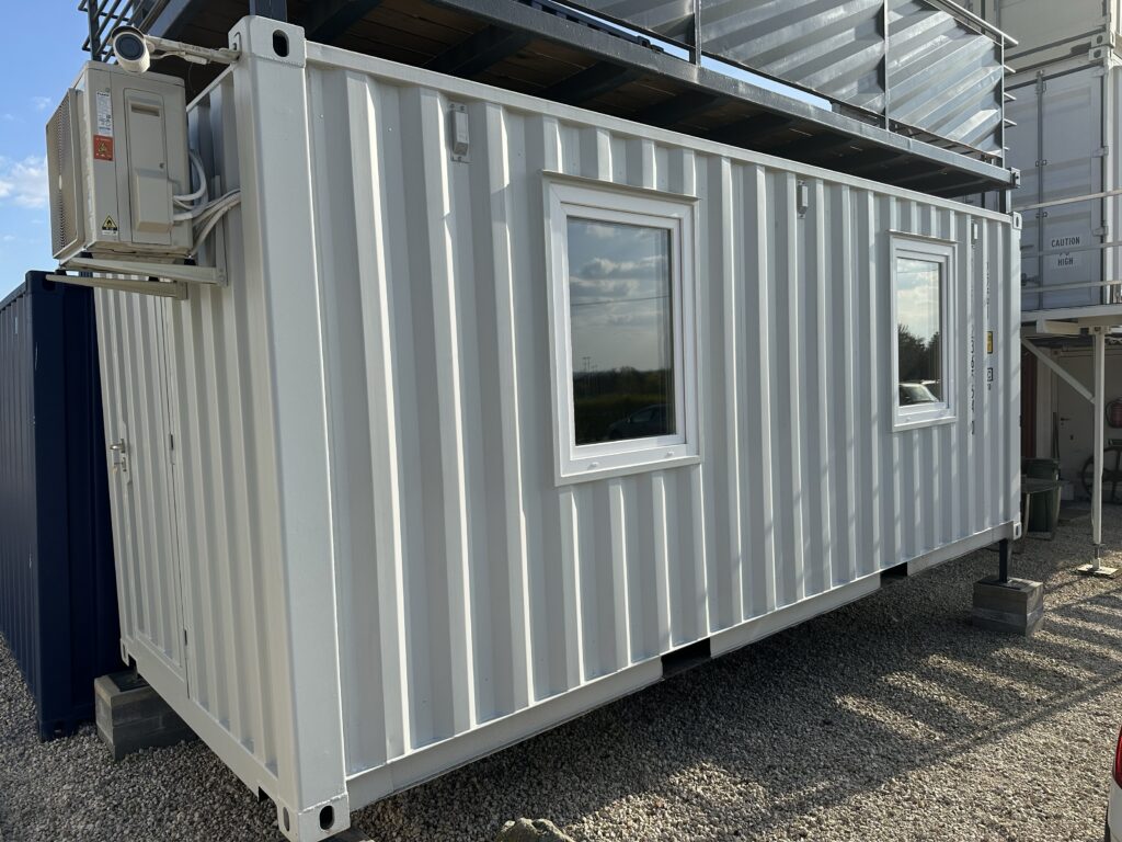 Greentainer Irodakonténer szürke színben, klímával