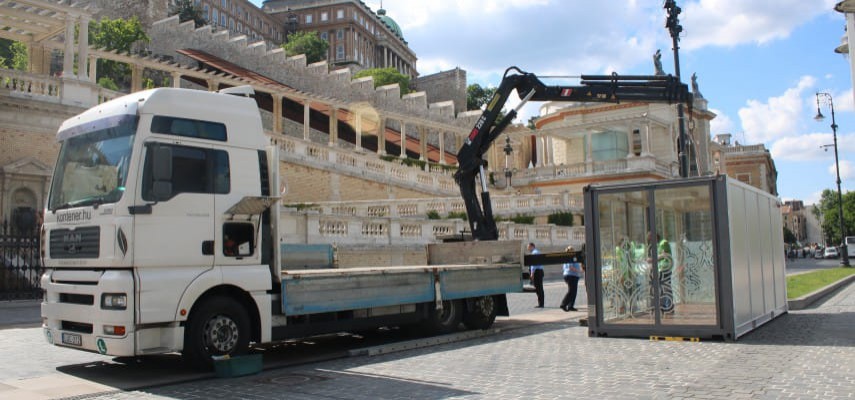 container.hu konténer szállítás a Várkert bazárnál