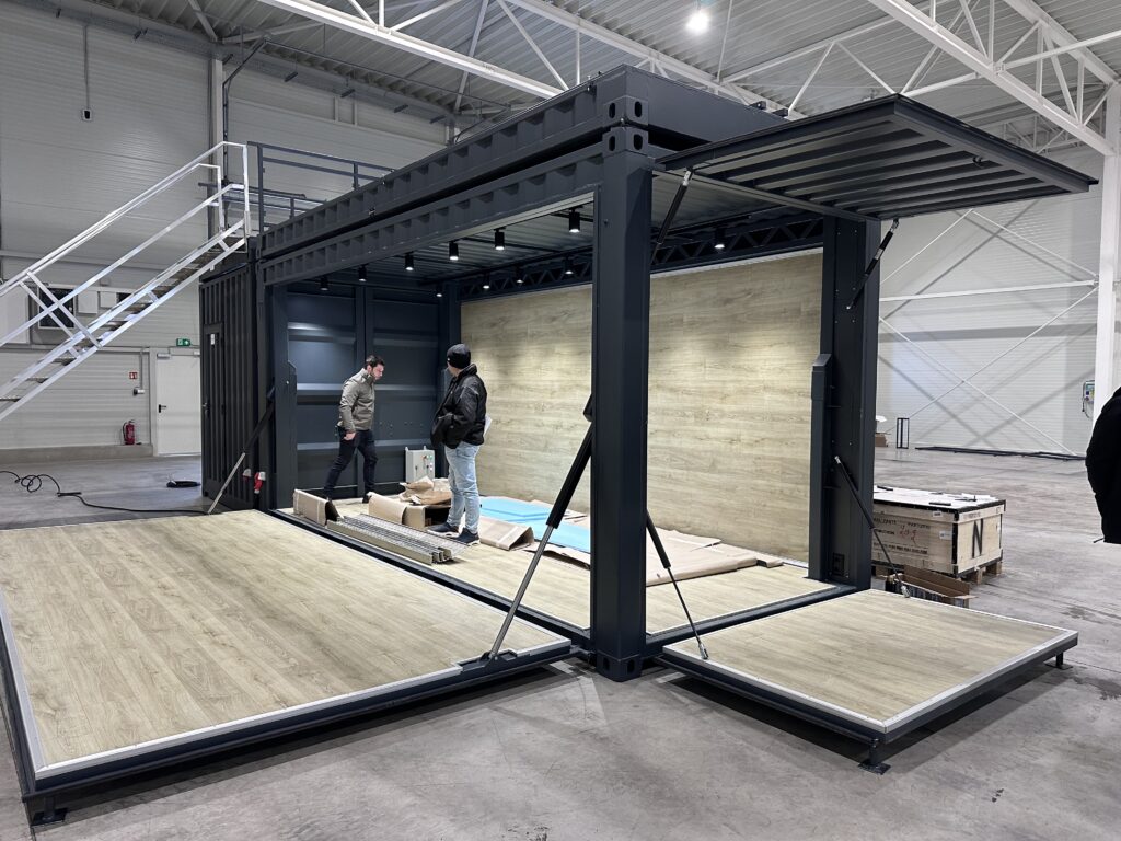 rendezvénykonténer telepítése szakértő csapattal helyszínen